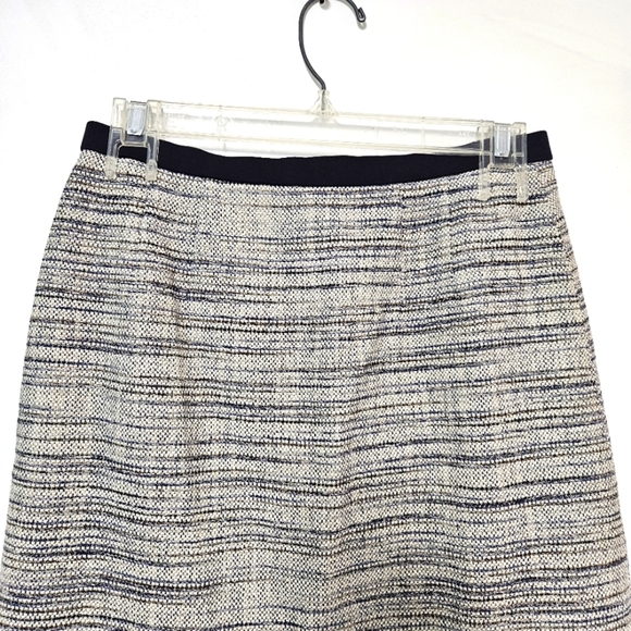 Ann Taylor Mini Skirt Women's Size 2P - Picture 6 of 12